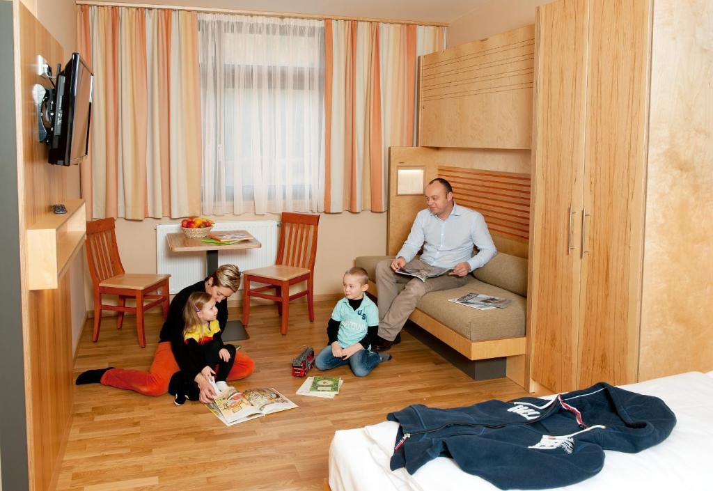 JUFA Hotel Almtal Grünau im Almtal Buitenkant foto